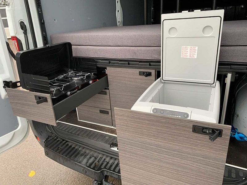 Nissan NV400 L2H2 Comfort CampingBox AHK R-Kam DAB Bluet