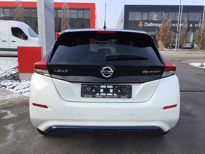 Nissan Leaf 40 kWh Automatik - TEKNA - Vollausstattung